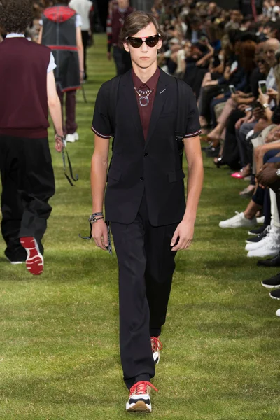 Look 31